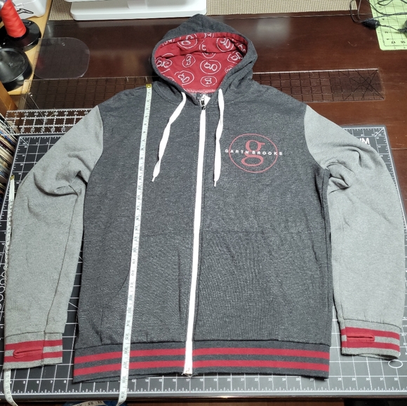 Garth Brooks 🤠 Hoodie - Picture 9 of 15